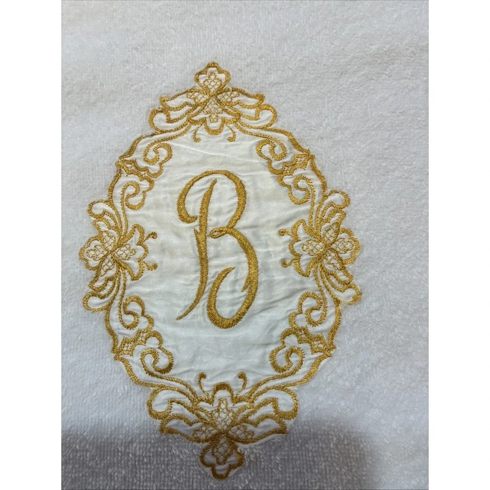 VTG Set Of 2 White W/ Gold  